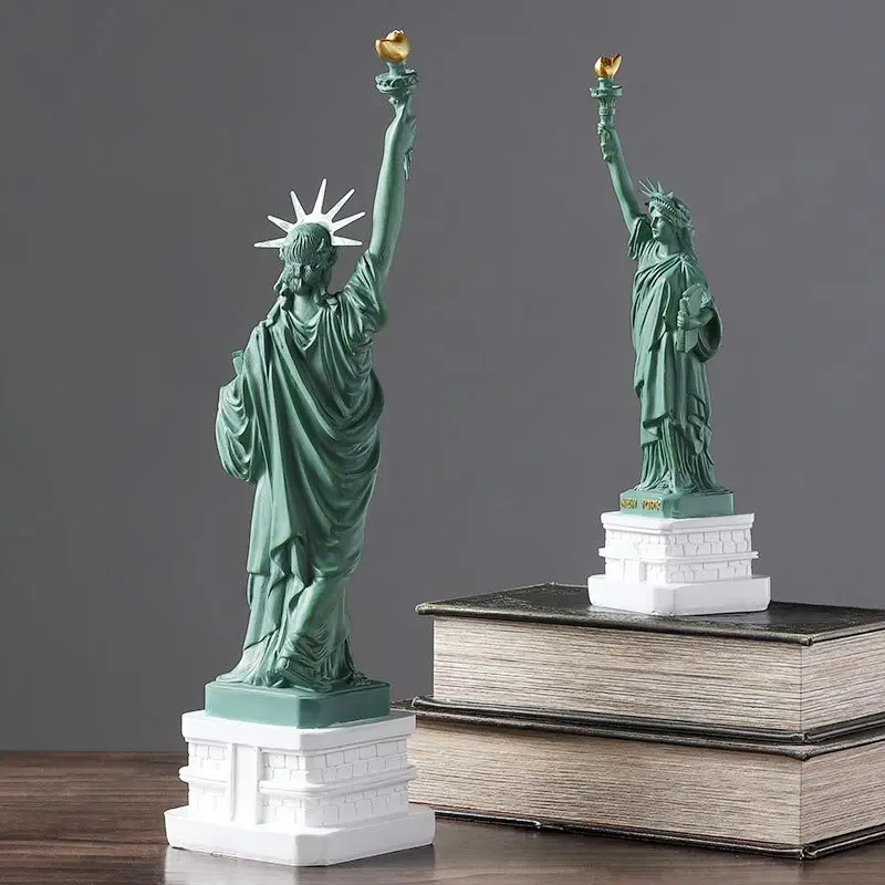 自由の女神像の模型。デスクアクセサリー、コレクション、旅行の - Travel Accessories New York のレビューと価格