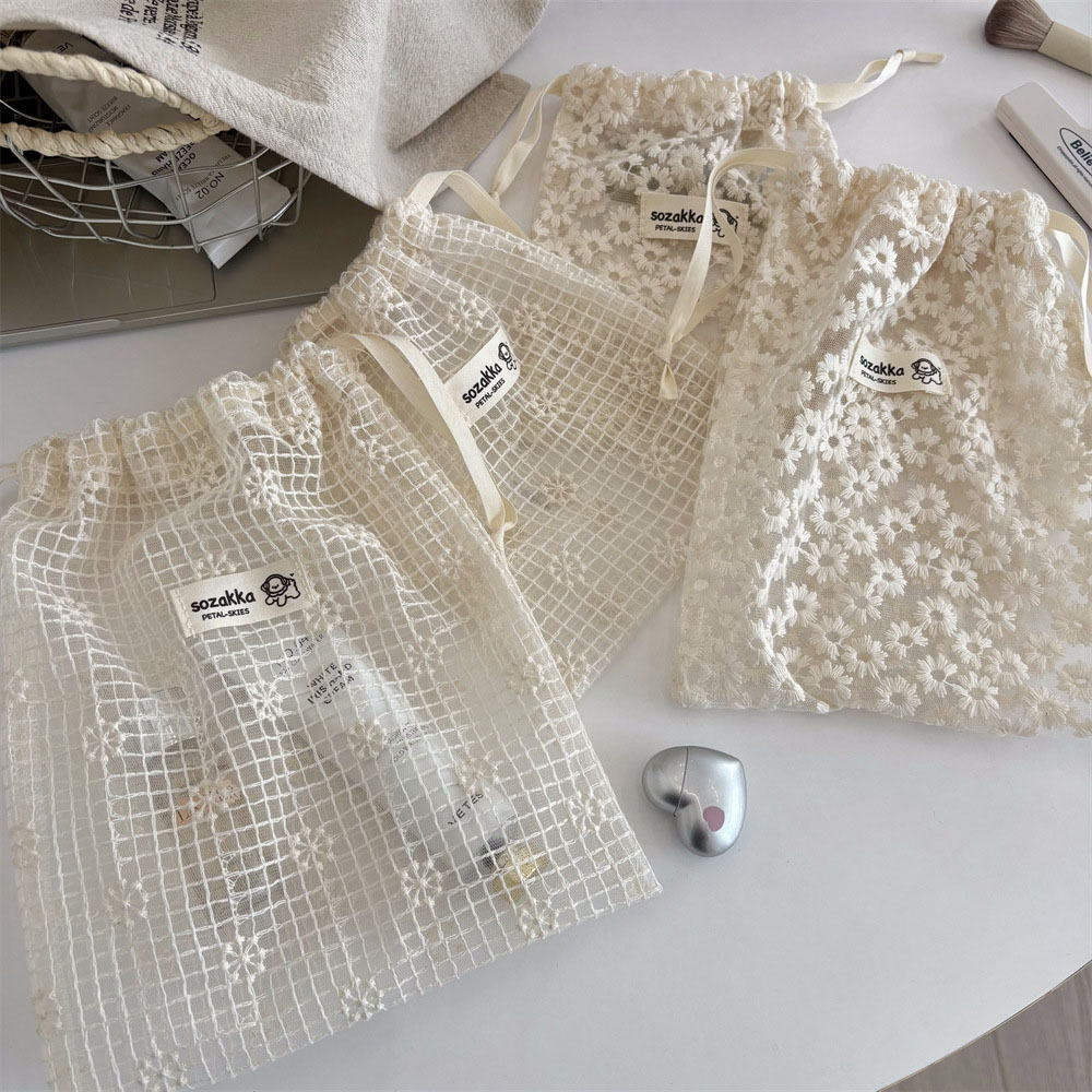 レース刺繍デイジーメッシュ巾着メイクアップバッグ夏旅行用トイ - Travel Accessories Bag のレビューと価格
