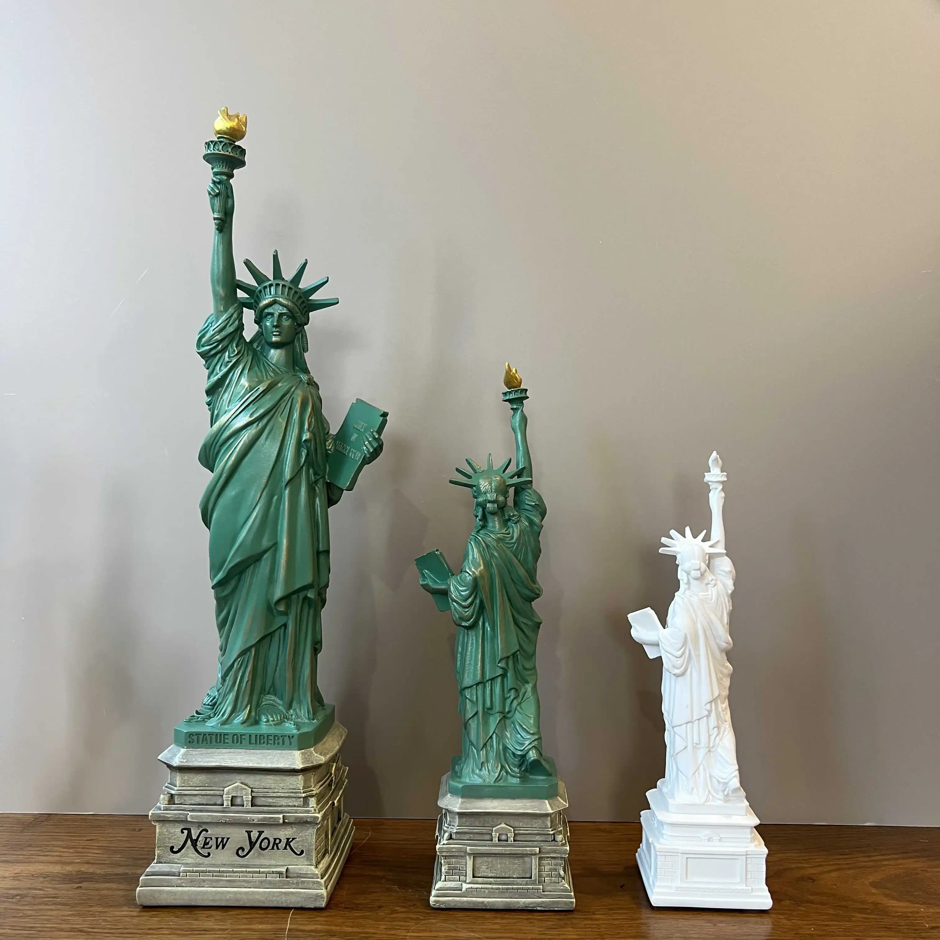 自由の女神像の模型。デスクアクセサリー、コレクション、旅行の - Travel Accessories New York のレビューと価格